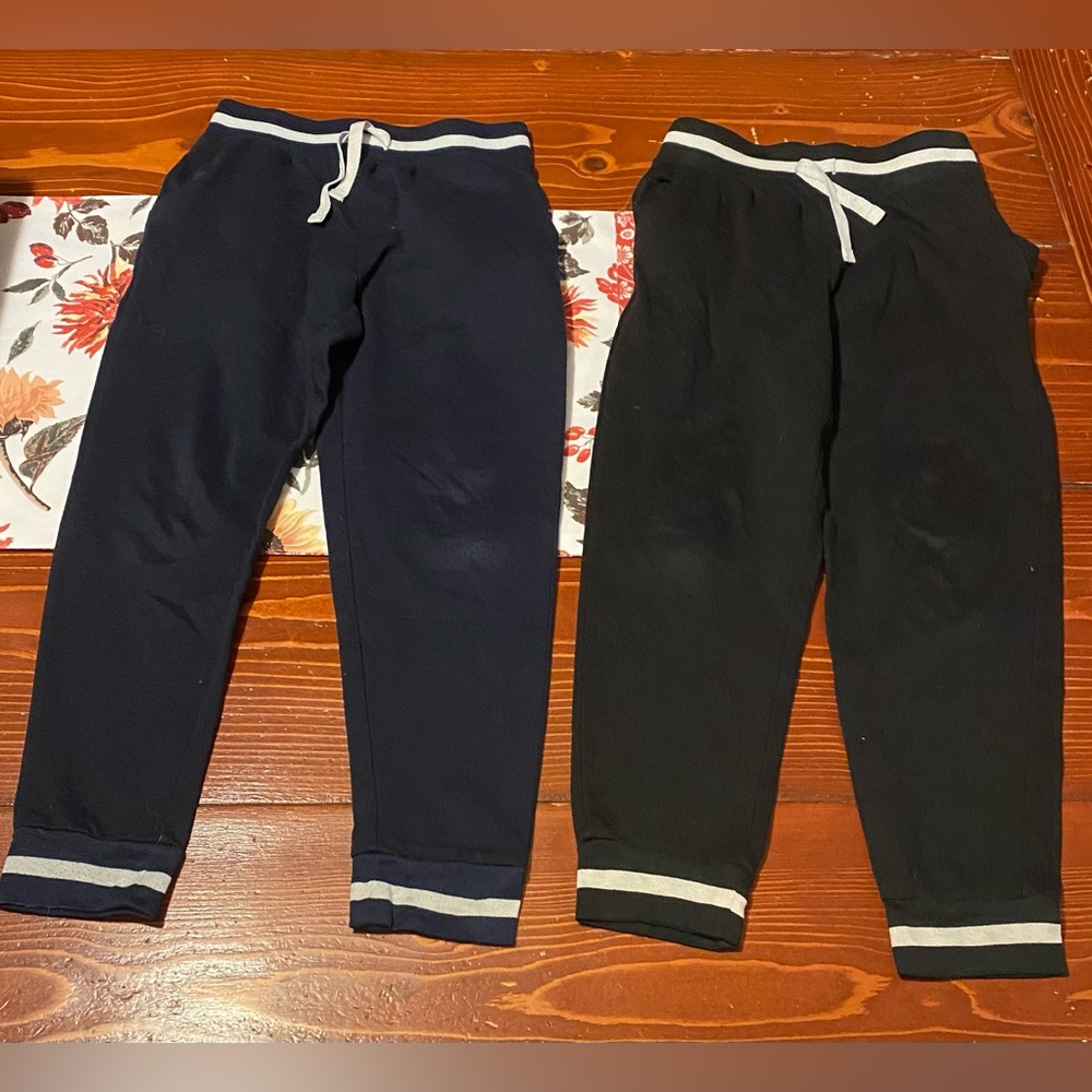 Bundle of boys jogger pants (2 pairs)